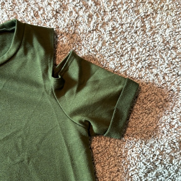 Green Cold Shoulder T Dress - small - Picture 2 of 6
